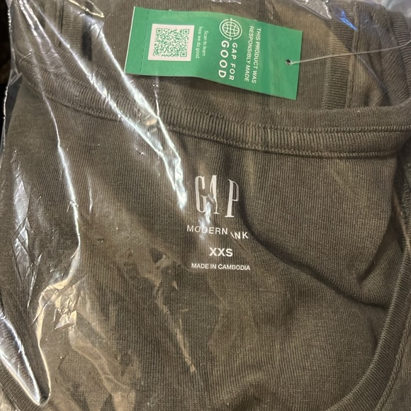 GAP Modern Cropped Tank Top - Picture 5 of 5